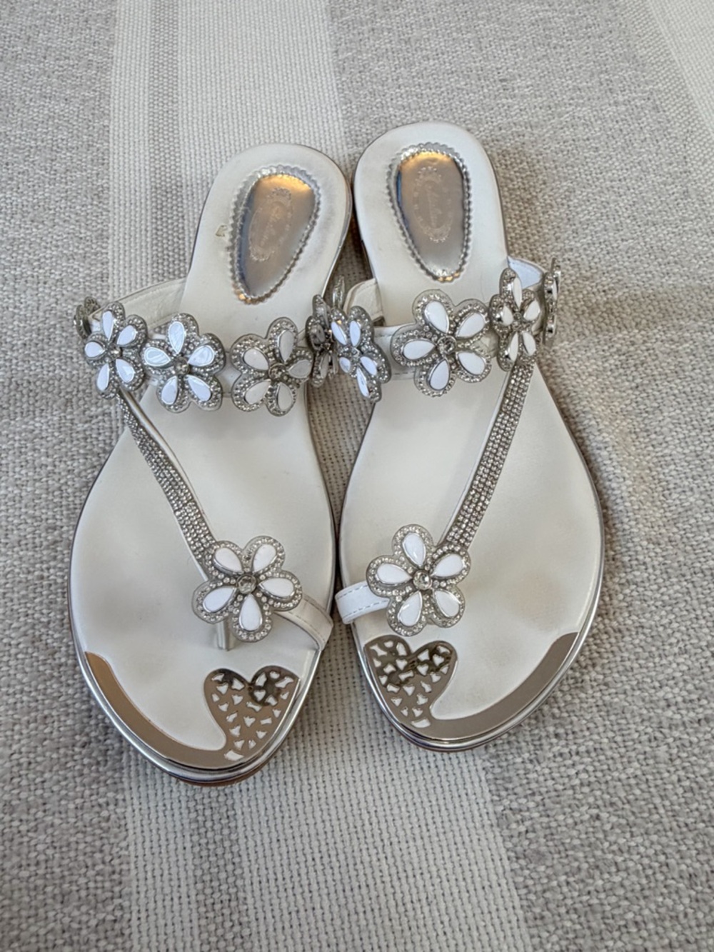 Women's White Floral Embellished Sandals